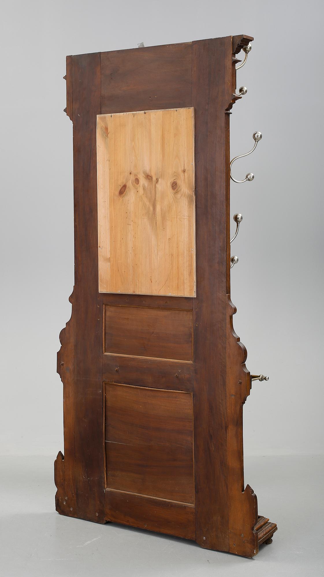 HALLMÖBEL, nyrenässans, 1800-talets andra hälft.