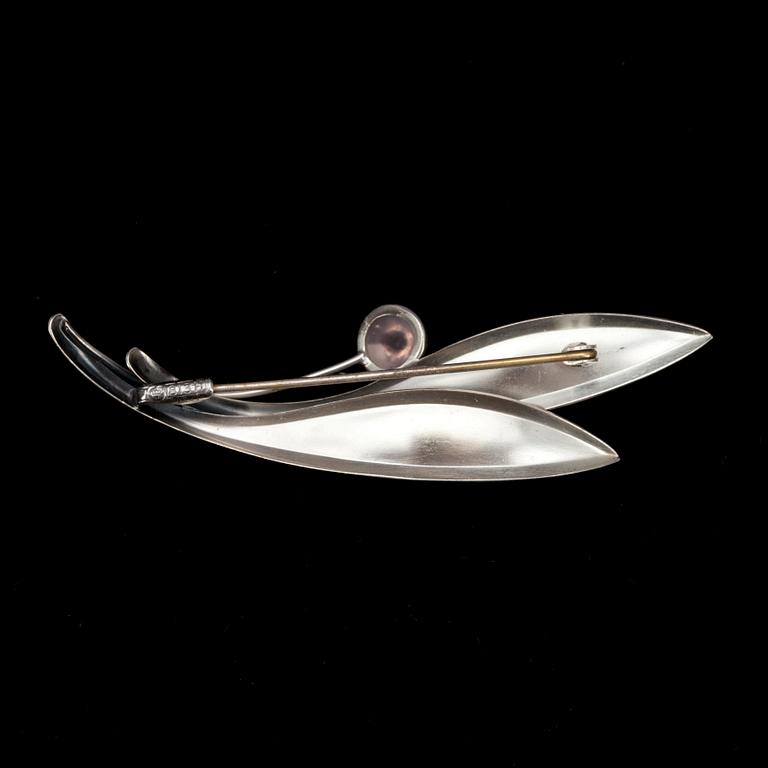 BROSCH, silver samt rosenkvarts, Elis Kauppi, Kupittaan Kulta, Åbo 1960.