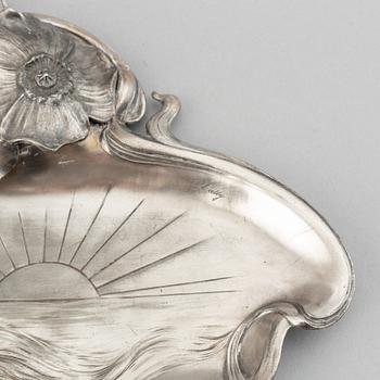 Württembergische Metallwarenfabrik, an Art Nouveau tray, early 20th Century.