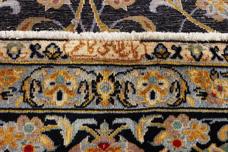 A Kashan carpet, c. 363 x 247 cm.
