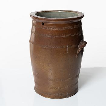 Apothecary vessel, Numa Peterson, Hamngatan 32, Stockholm, sent 19th century.