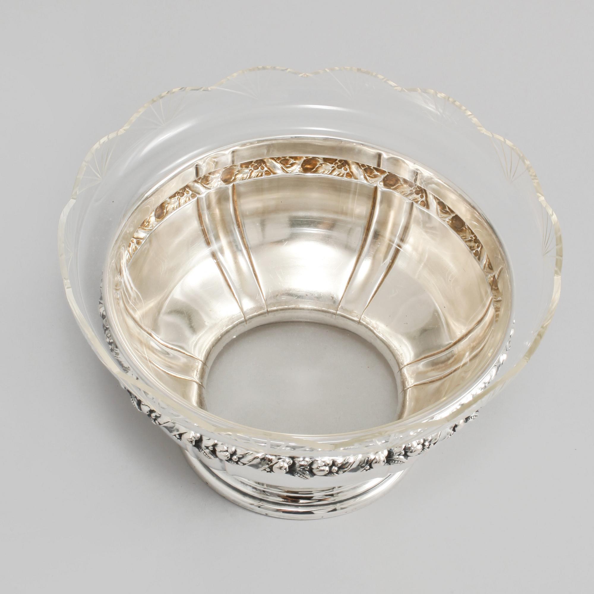 SKÅL, silver och glas, Göteborg, 1916, vikt exklusive glas 260 gram.