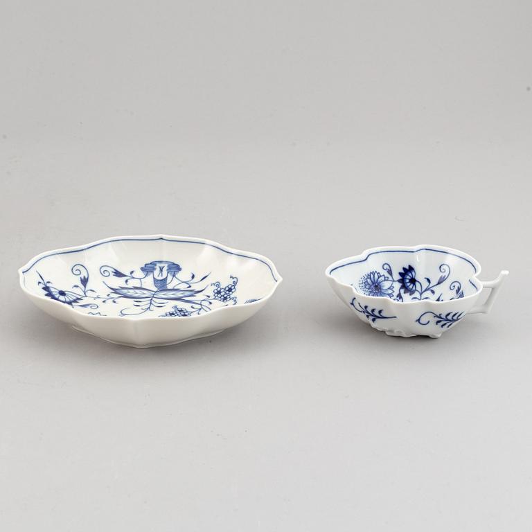 Meissen, servisdelar, 23 st, porslin, "Zwiebelmuster/Lökmönstret", Tyskland.