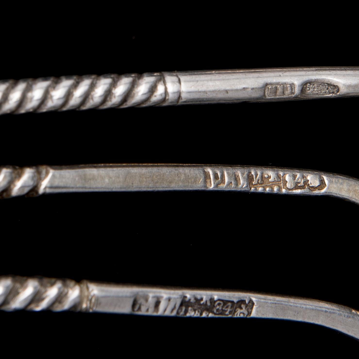 SKEDAR, 7 st, silver, Ryssland 1800-talets slut, 1900-talets början. Vikt 138 g.