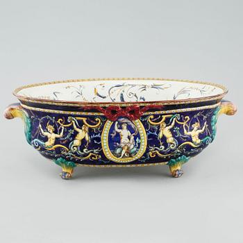 A majolica jardiniere from late 19th century.