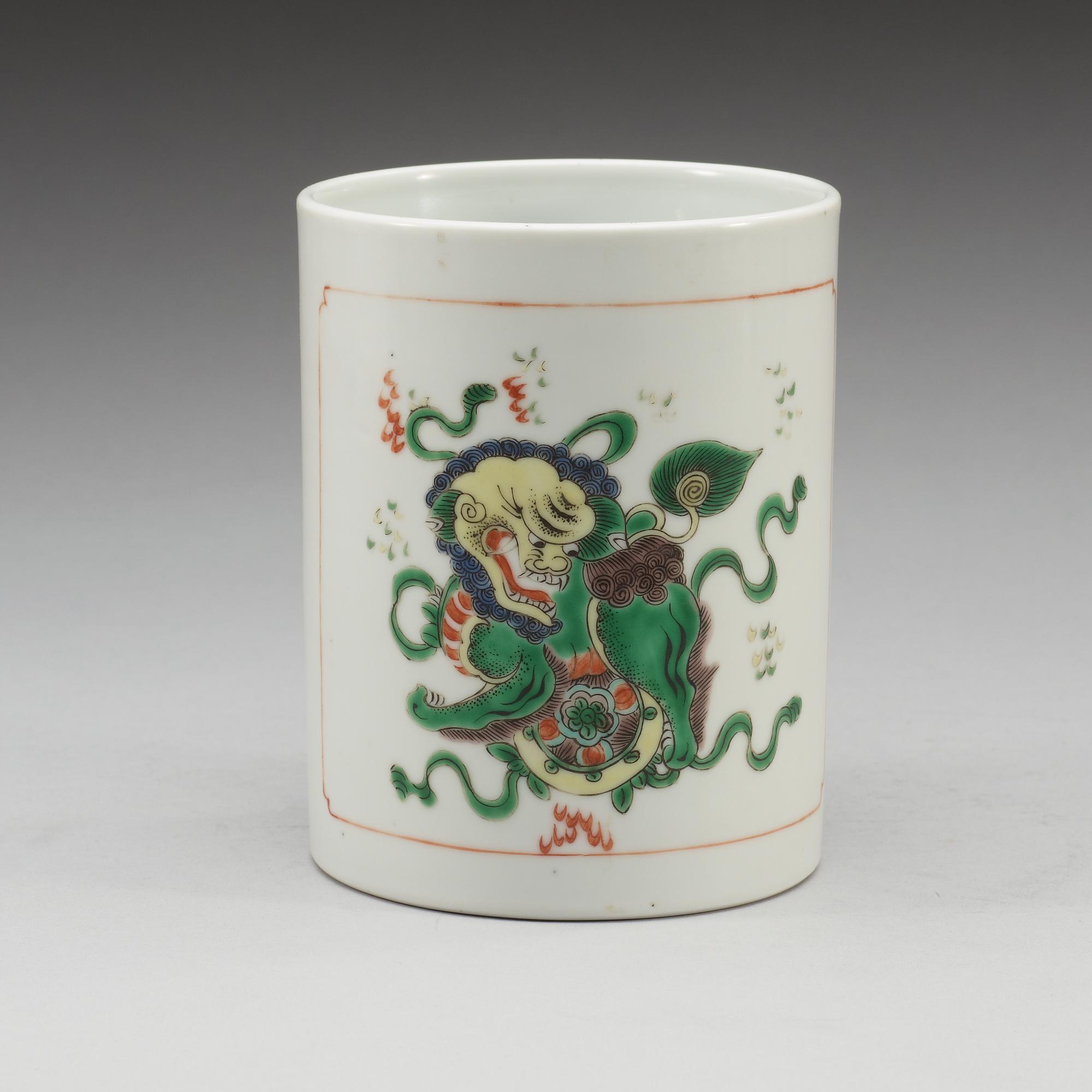A famille verte brush pot, Qing dynasty, 18th Century.