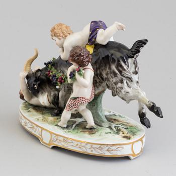 An Allegorical German porcelain figure representing Autumn, Müller & Co, Volkstedt, 1920/30's.