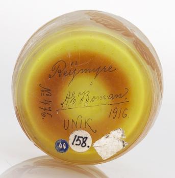 An Axel Enoch Boman Art Nouveu cameo glass vase, Reijmyre 1916.