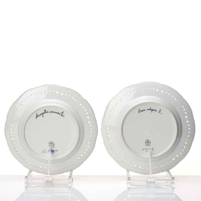 A set of eight Royal Copenhagen "Flora Danica" dessert dishes, Denmark, 20th Century.