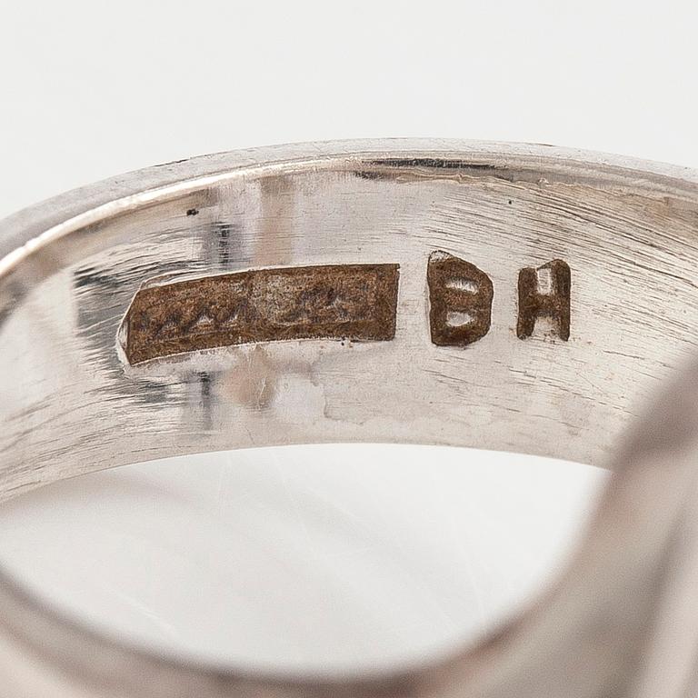 Bernt Högkvist, kaulaketju ja sormus, silver, Sten & Laine, Turku.