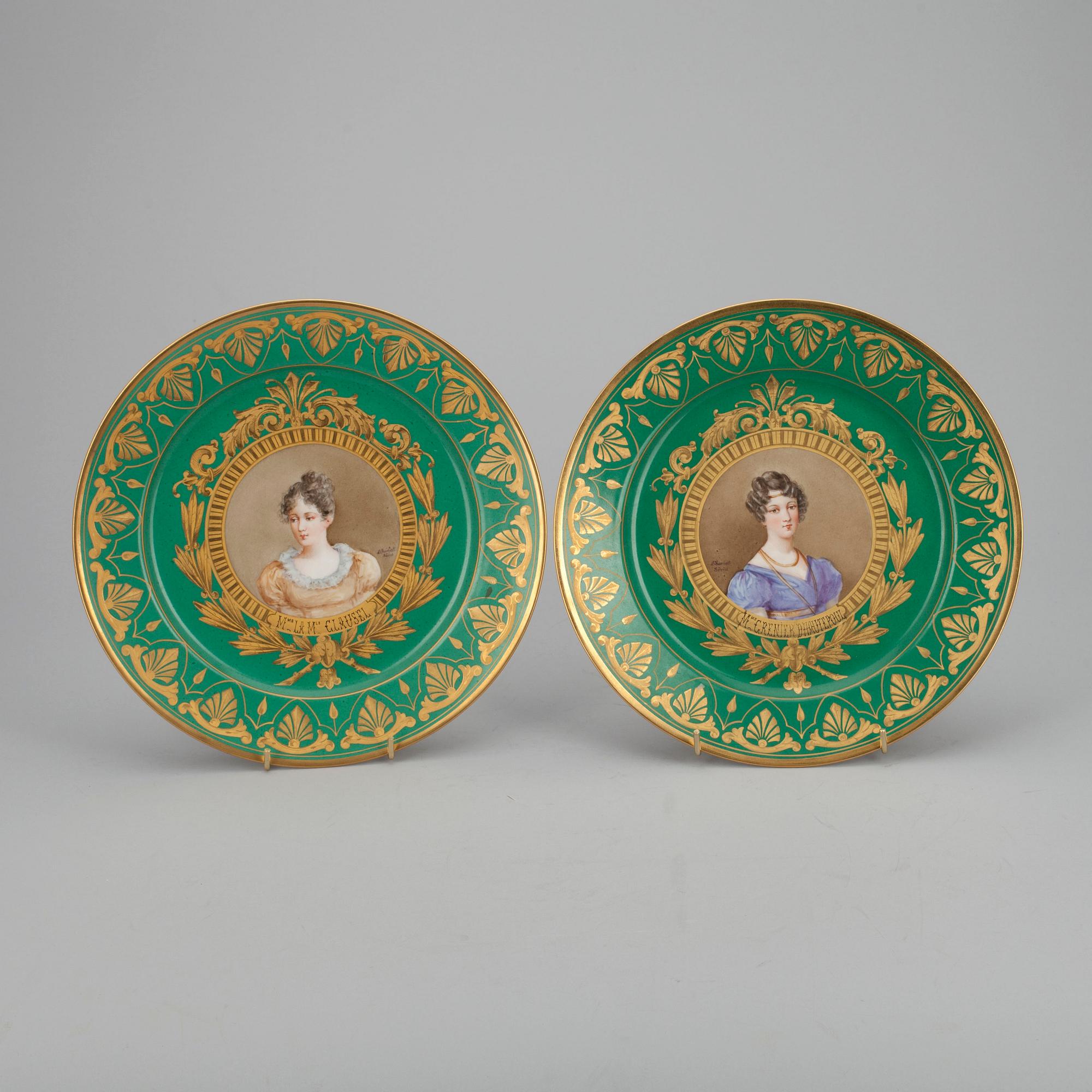 TALLRIKAR, 12 st, porslin. Tallrikarna, Sèvres 1804-1809, porträtten ca 1800-talets mitt.