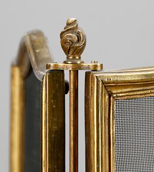 BRASSKYDD, delvis förgylld, 1800-talets andra hälft.