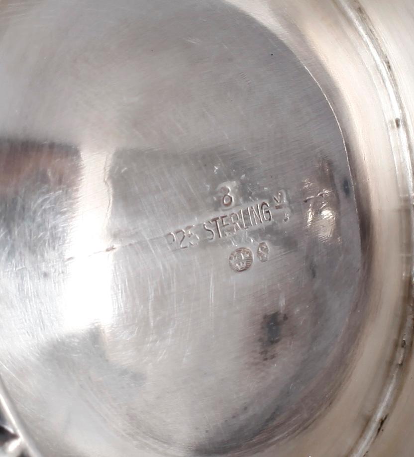 KAFFESERVIS, 3 delar, sterlingsilver, svenska importstämplar. 1900-talets första hälft. Total vikt ca 449 gram.