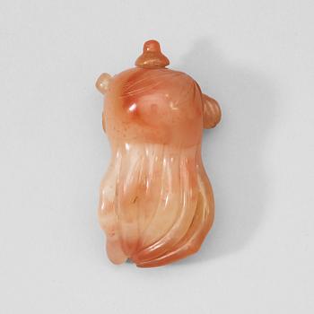 A Chinese snuff bottle with stopper in the shape of 'Buddhas hand', 20th Century.