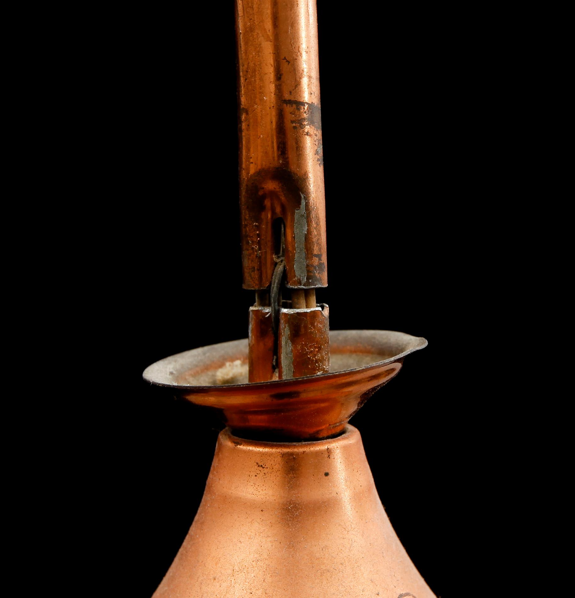 TAKLAMPA, 1900-talets första hälft. Höjd ca 65 cm.