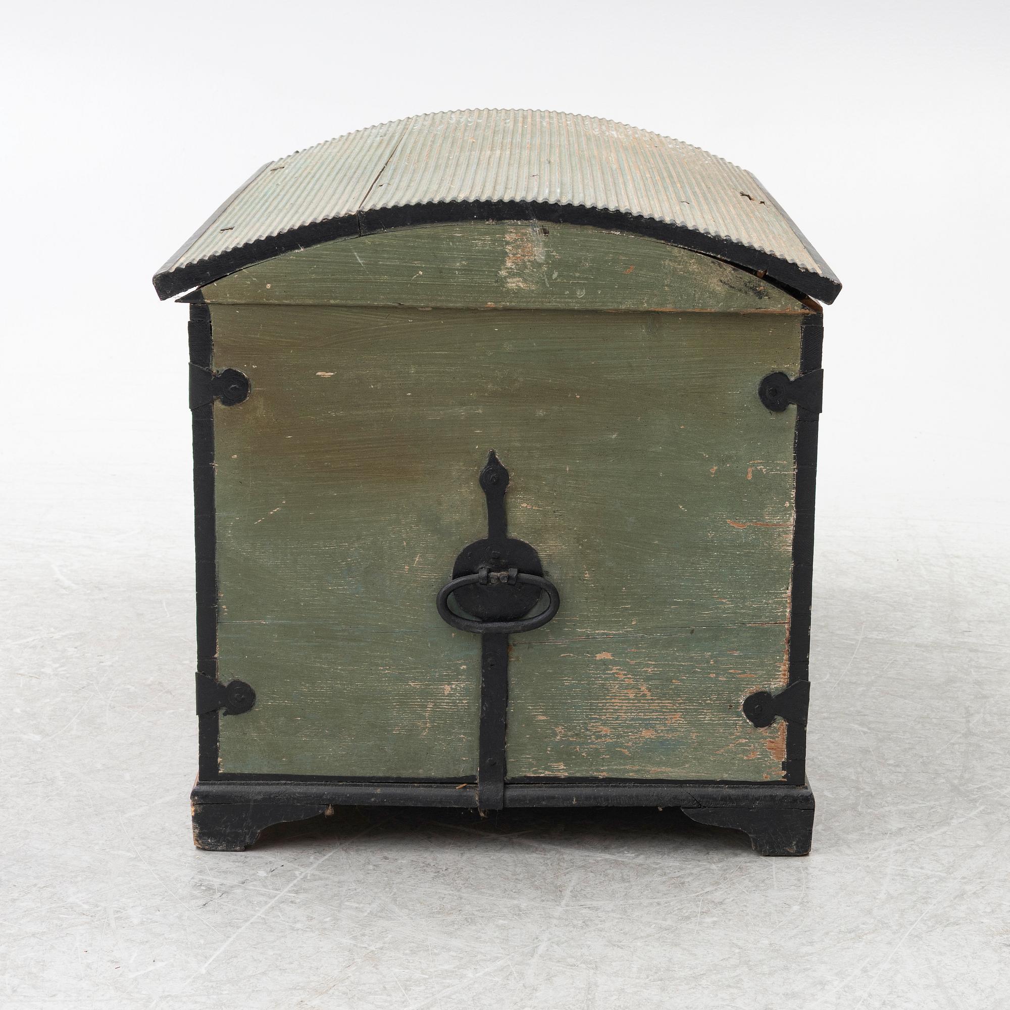 Chest, 19th century.