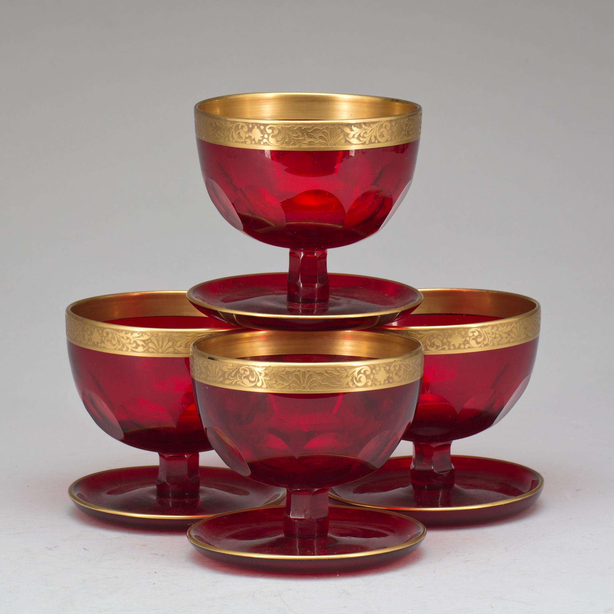 SKÅLAR PÅ FOT, 4 st, glas, trol 1920-tal.