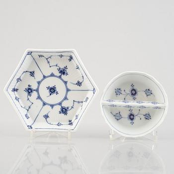 Two 'Blue Fluted' / 'Musselmalet rifflet' porcelain dishes, Royal Copenhagen, model 1 and 2138, 1898-1923 and later.