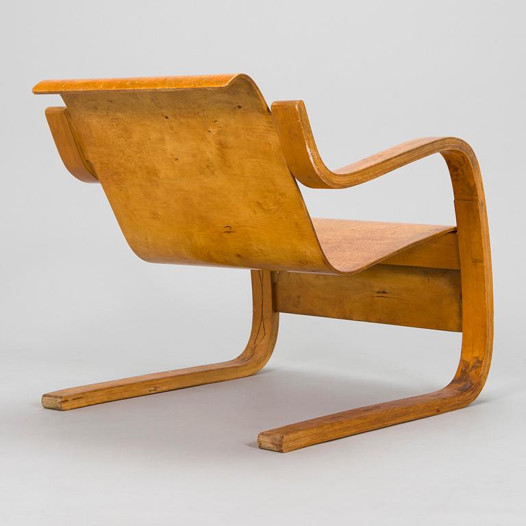 Alvar Aalto, A 1940s open armchair model 31 for O.Y. Huonekalu- ja Rakennustyötehdas A.B. Finland.