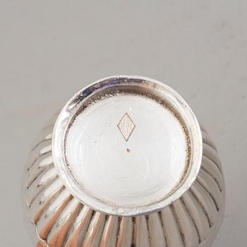 STRÖARE, GRÄDDKANNA, DOSA, silver, 1800-tal och 1900-tal.