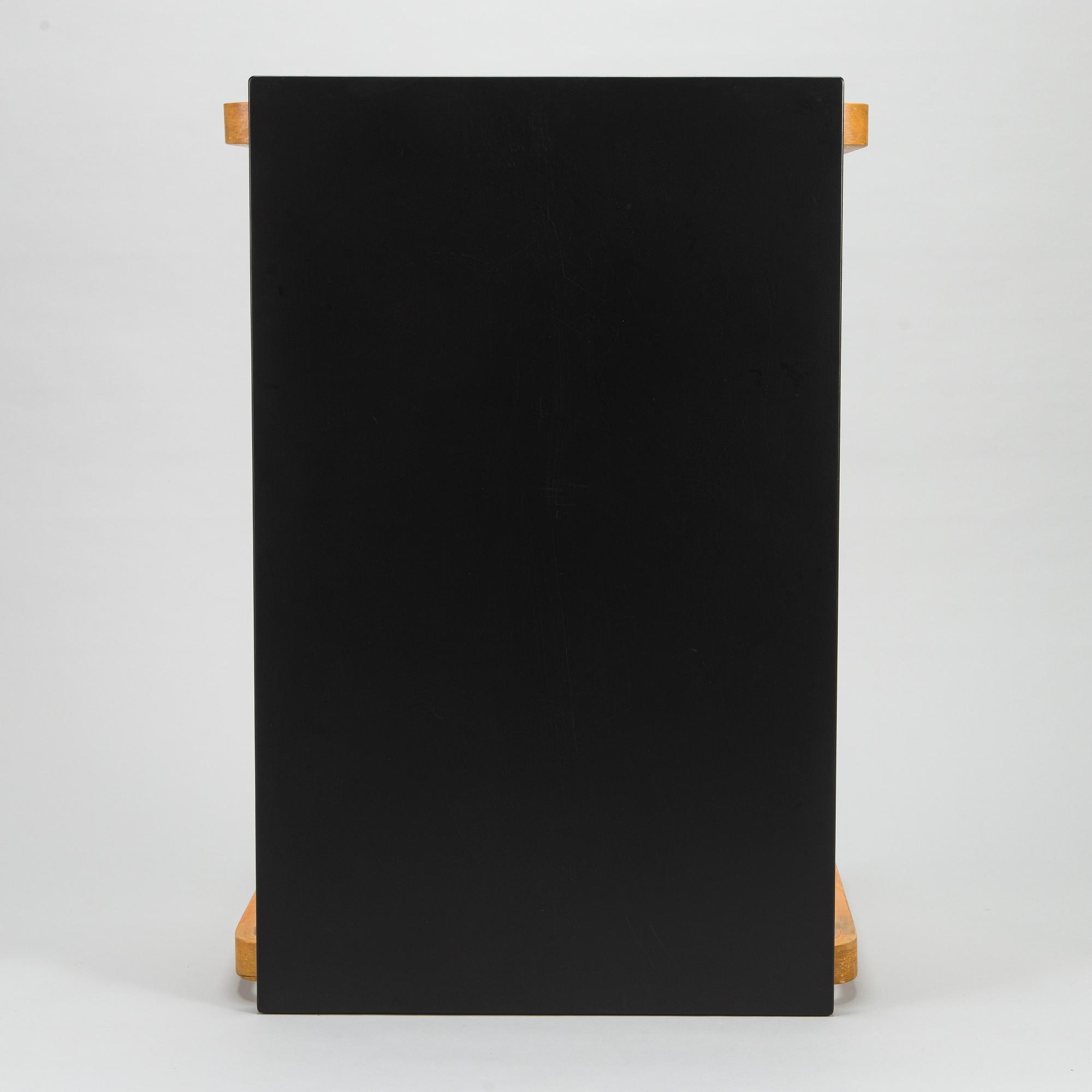 Alvar Aalto, matbord, modell 82, O.Y. Huonekalu- ja Rakennustyötehdas A.B. skiftet av 1950/1960-tal.