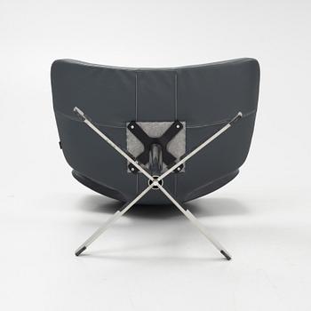 Steinar Hindenes, Tveit & Tornöe, a pai of 'Bone' easy chairs, Materia, 21st Century.