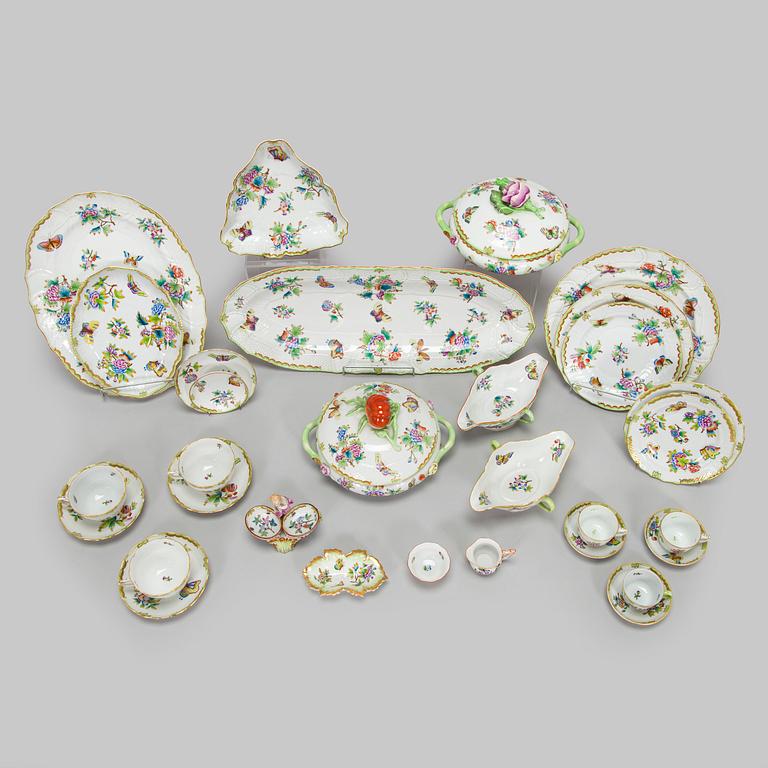 Herend, ruoka-astiasto, 91 osaa, posliinia, "Queen Victoria". Unkari.