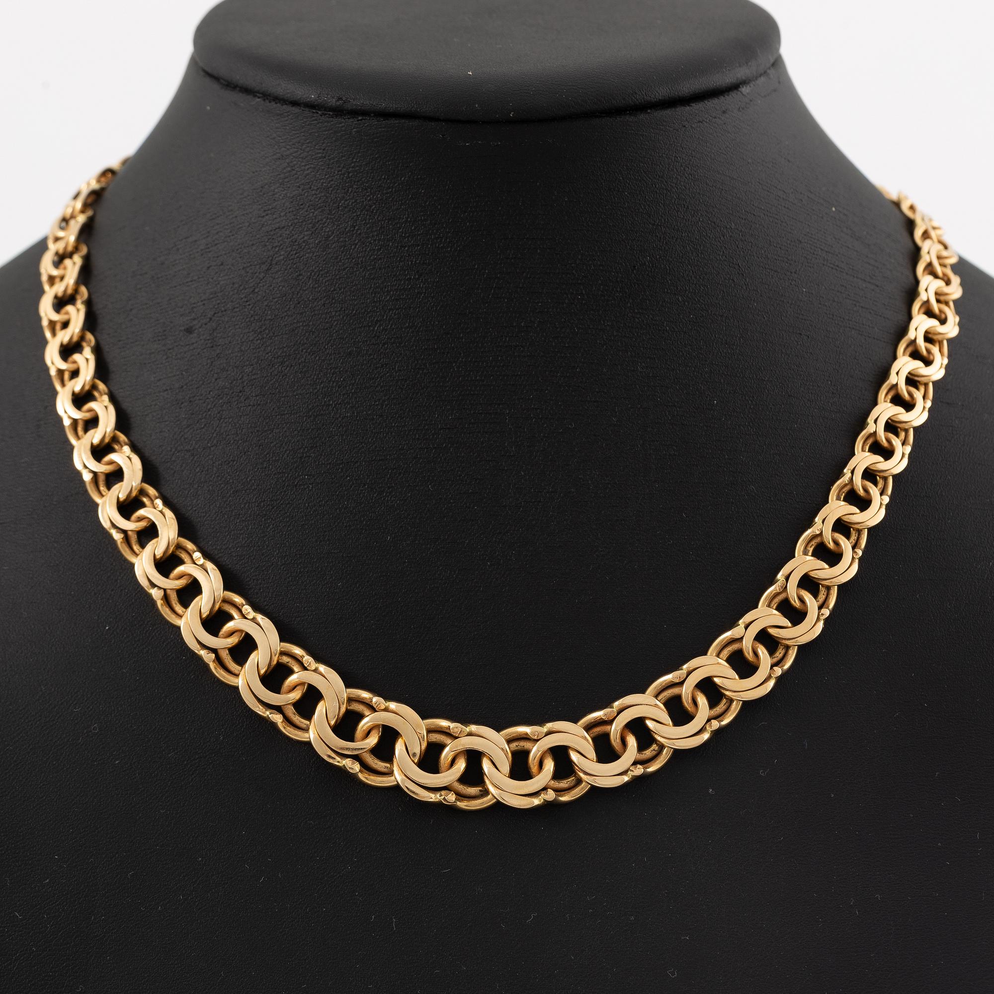 Necklace 18K gold.