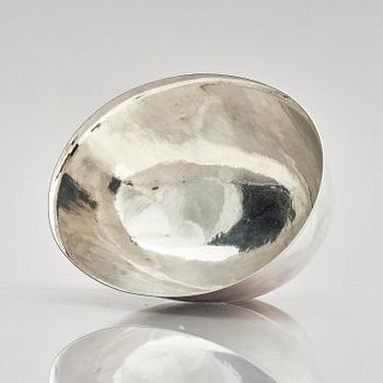 Sigurd Persson, skål på fot, sterling silver, Stockholm 1975.
