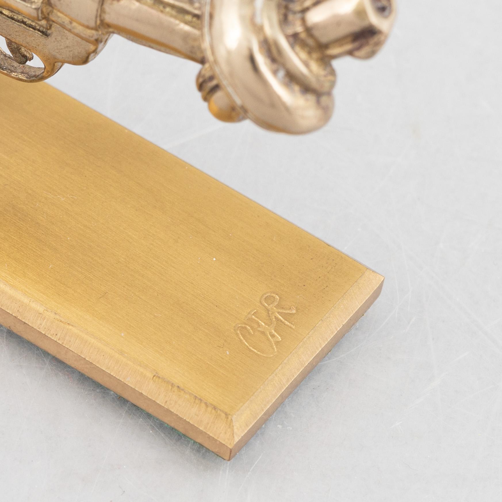 Carl Fredrik Reuterswärd, "Non violence".