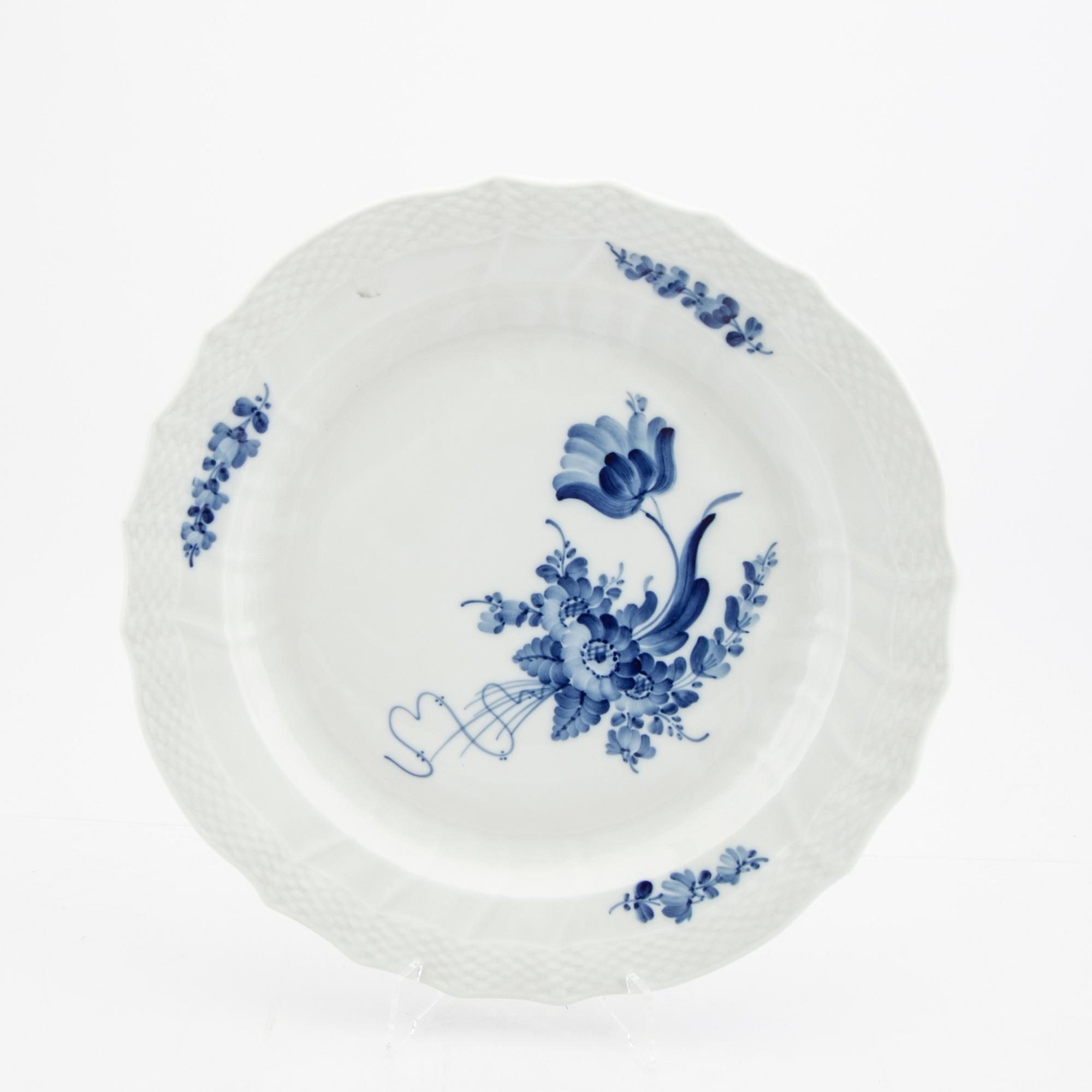 Service 68 dlr "Blå Blomst" Royal Copenhagen Denmark porcelain 1967-1991.