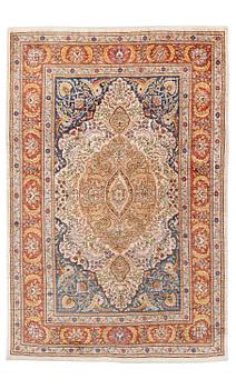 359. A semi-antique Hereke rug, West Anatolia, c. 135 x 90 cm.