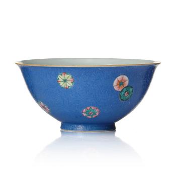 1073. A blue sgrafitto bowl, Qing dynasty with Qianlong mark.