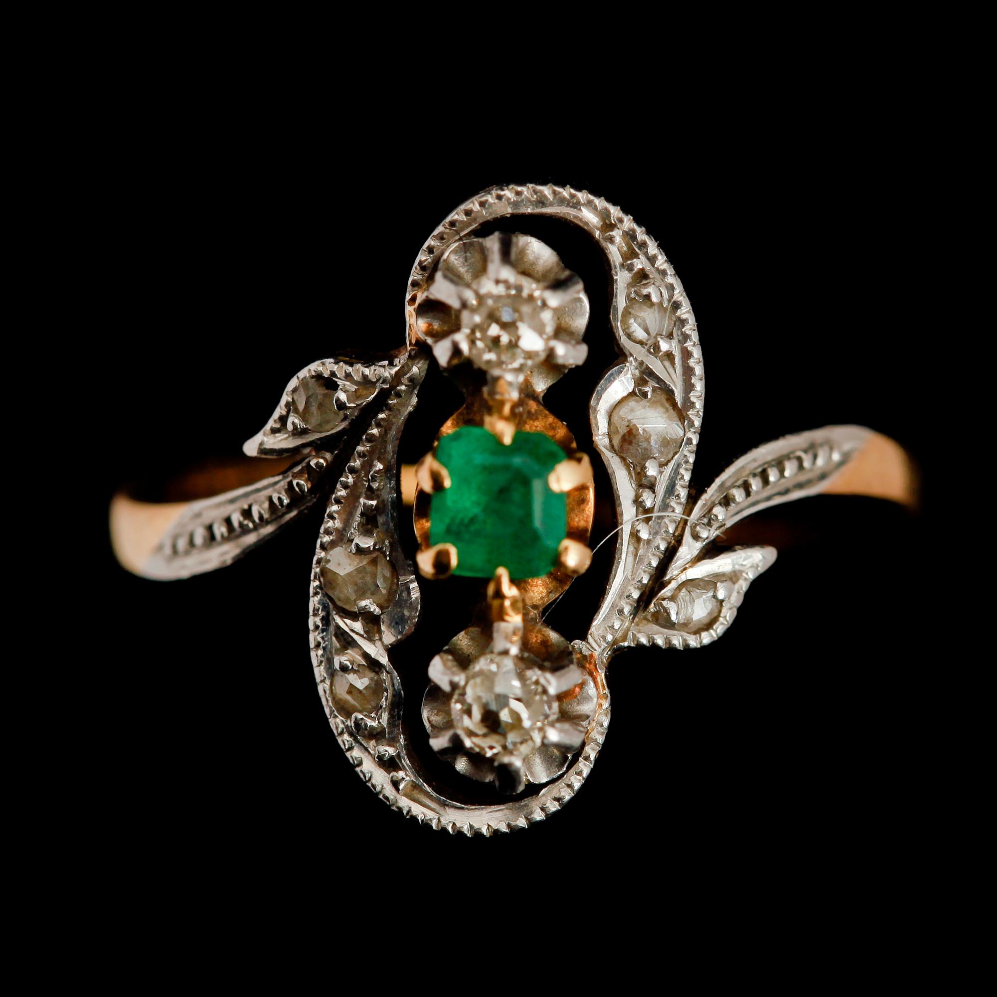 RING, guld och silver, rosenstenar och smaragd, 1900-talets första hälft.