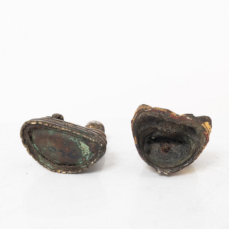 Two bronze figures, Buddha and Guanyin, Ming and Qing dynasty.