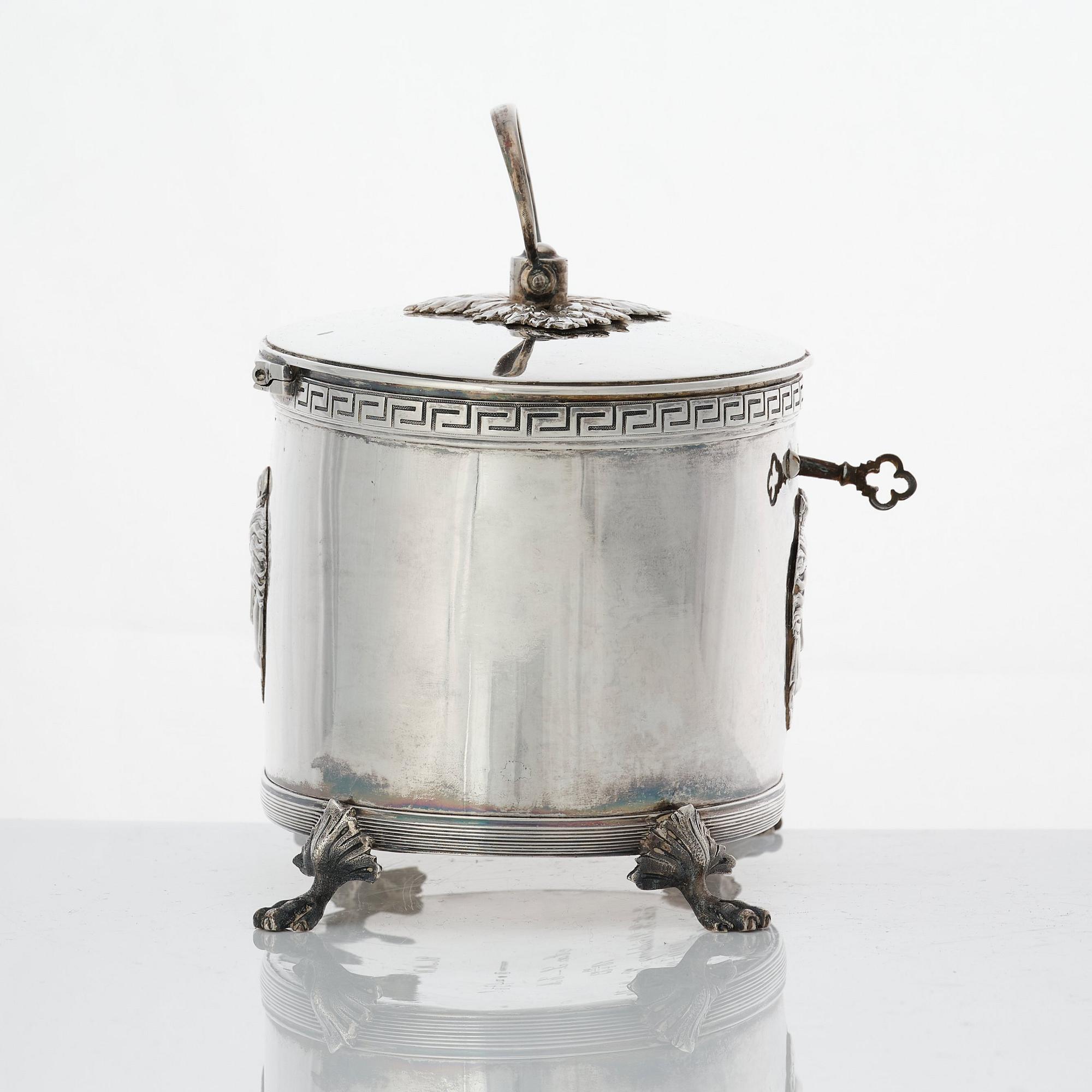 Pehr eller Adolf Zethelius, sockerskrin, silver, Stockholm 1810. Empire.