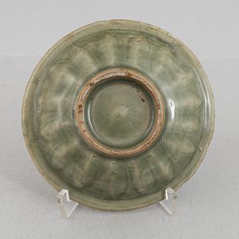 A Chinese celadon-glazed bowl, Sung dynsaty/ Ming dynasty.