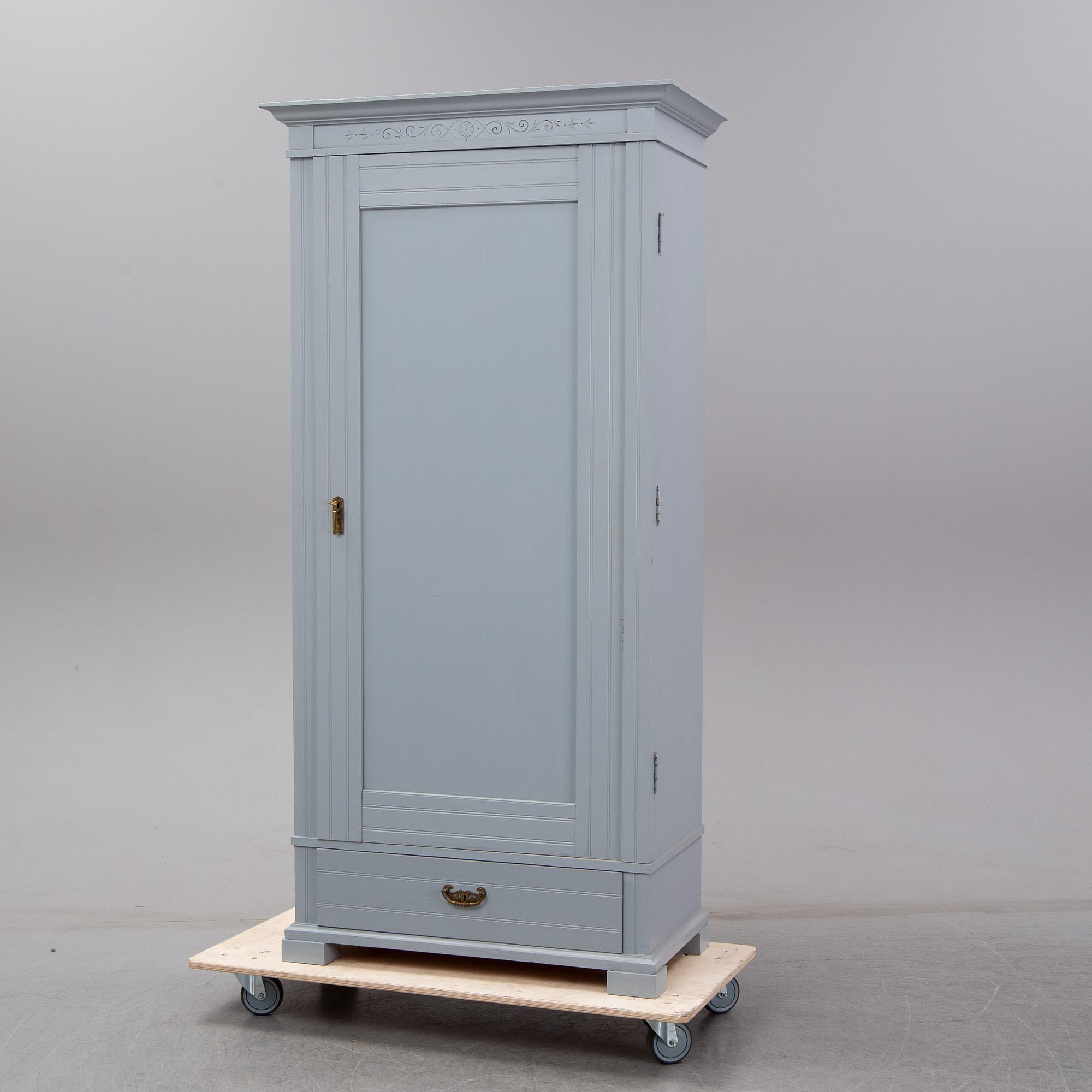 A Jugend clothing cabinet, early 20th century.