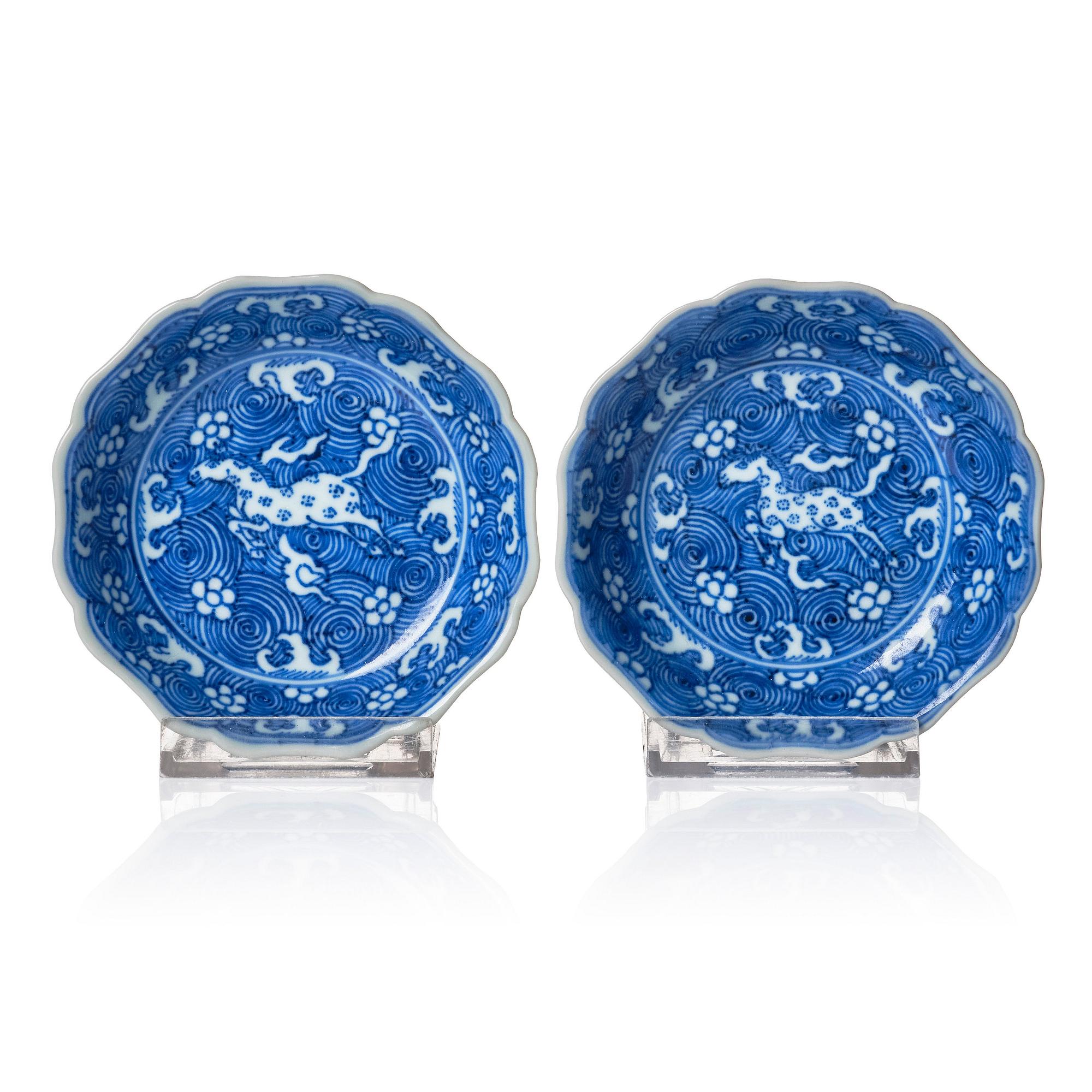 Fat, ett par, porslin. Qingdynastin, Kangxi (1662-1722).