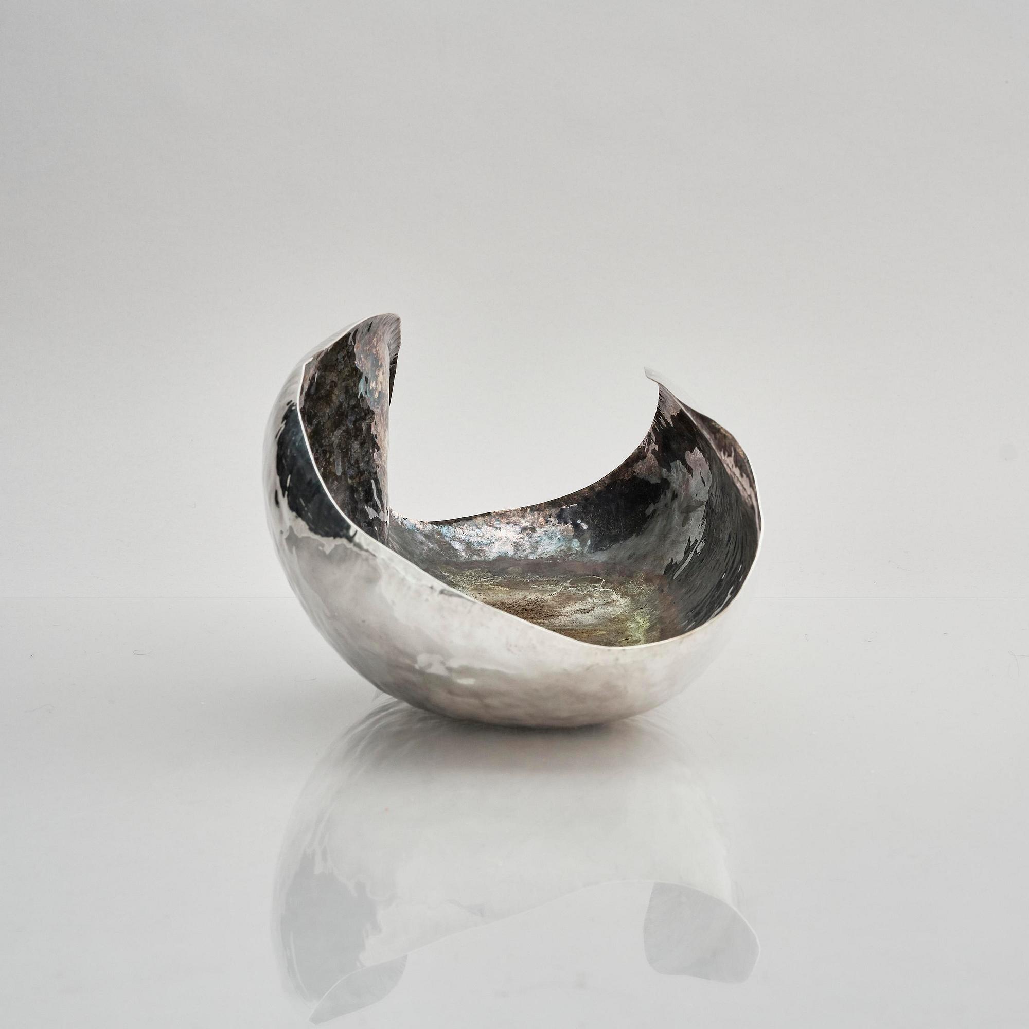 Jörgen Fruergaard, a sterling silver jardiniere/bowl, Norrköping, Sweden 1974.
