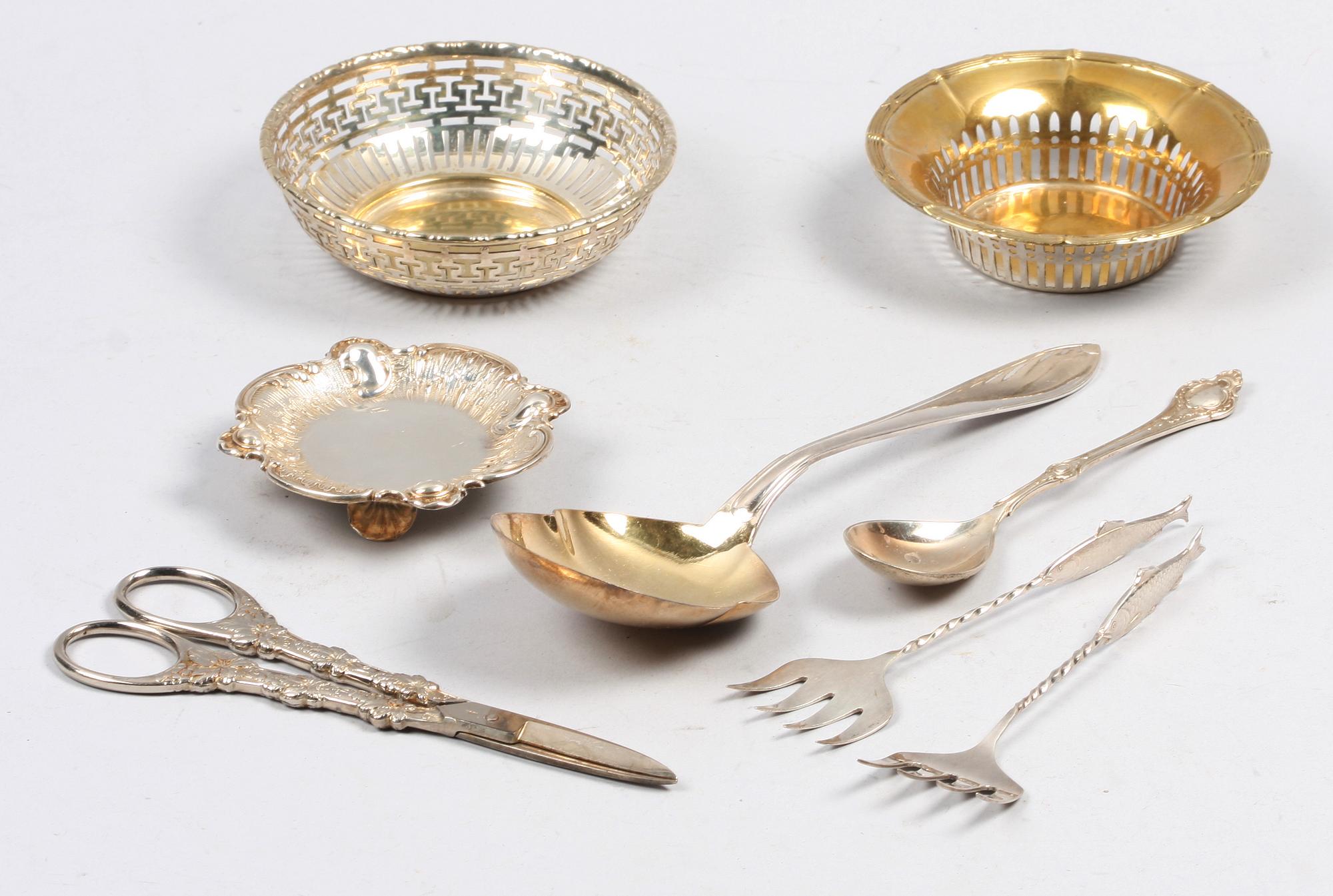 PARTI NYSILVER, ca 40 delar.