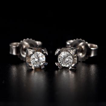 ÖRHÄNGEN, vitguld 14K, diamanter tot. 0,20 ct. Vikt 1,13 g.