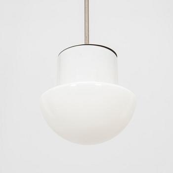 Paavo Tynell, a mid-20th-century '1602/1673' pendant light for Idman.