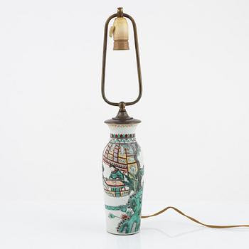 Vas/bordslampa, porslin. Qingdynastin, 1800-tal.