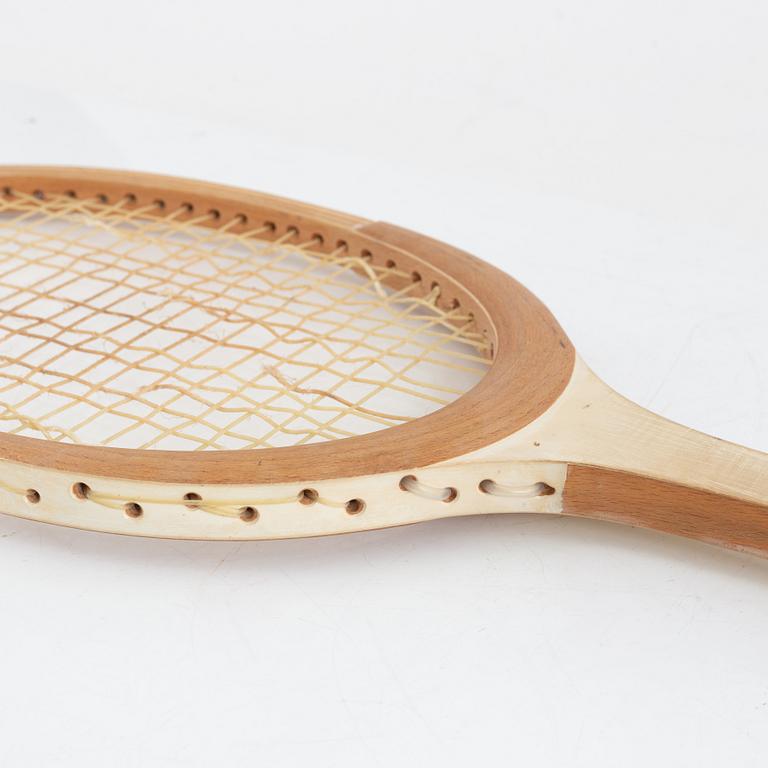 Tennisracket, Fila. Signerad Björn Borg. Speciellt framtaget FILA prototyp-racket i trä, 1977/78.