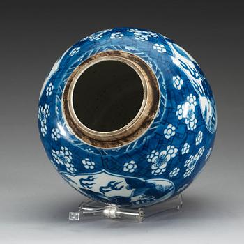 A blue and white jar, Qing dynasty, 18th Century.