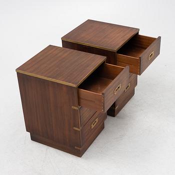 A pair of mahogany veneered bedside tables, Reprodux, England, second half of the 20th Century.