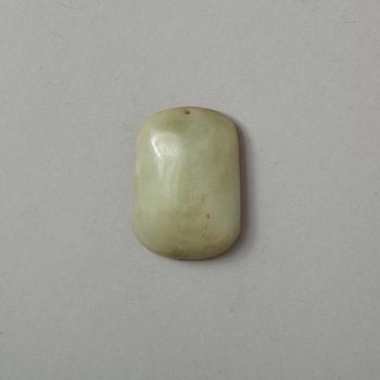 HÄNGE, nefrit. Kina, tidigt 1900-tal.