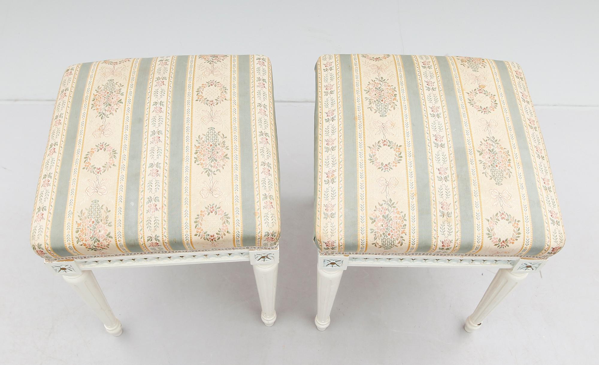 TABURETTER, 1 par, gustaviansk stil, 1900-talets första hälft.