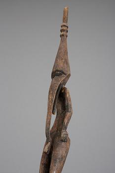 SKULPTURER, 3 st, från bl.a. Kongo och Västafrika, 1900-tal.